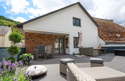 Senheim Apartment | Fewo für die Familie Dachterrasse Trocker/waschmaschine Netflix Jarody