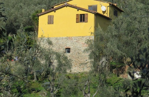 Calci House | Fewo in Toskanischem Landhaus mit Garten, Pisaner Berge, Natur pur