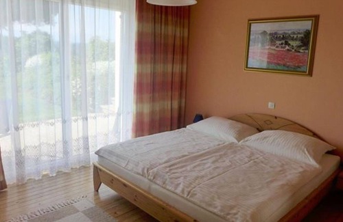 Moosburg Apartment | Fewo Krainer in a charming landscape
