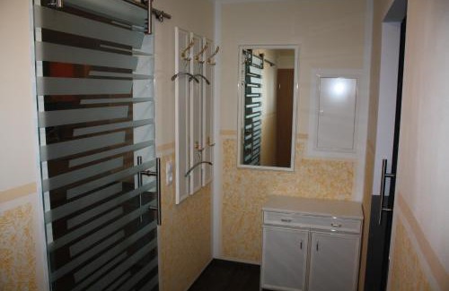 Ehrenfriedersdorf Apartment | FEWO Loos