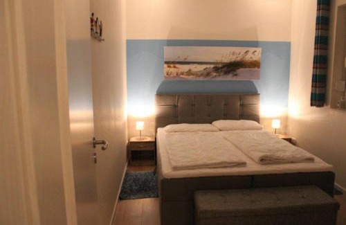 Luetow Apartment | Fewo Möwe Lütow Usedom Achterwasser blaues Haus