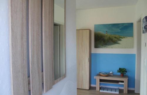 Luetow Apartment | Fewo Möwe Lütow Usedom Achterwasser blaues Haus