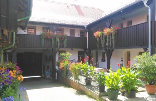 Neualbenreuth Apartment | FeWo mit wunderschönem Ausblick zum Hausberg Tillenberg