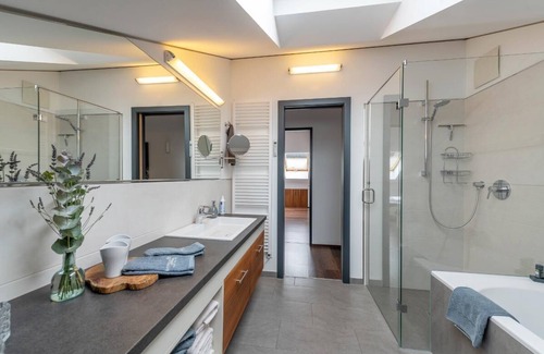Freyung Apartment | FeWo Purple | 5-Sterne Ferienwohnung mit Dachterrasse für höchste Ansprüche