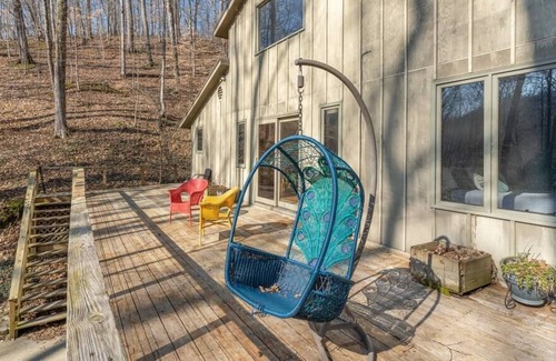 Bellevue Cabin | Feynman's Forest - Secluded Oasis