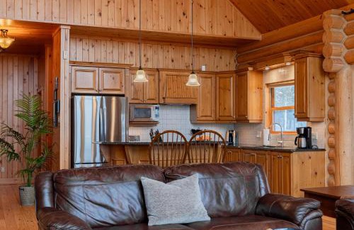 Fiddler Lake Resort Ski Chalet | Fiddler Lake Resort Chalet Deer 59