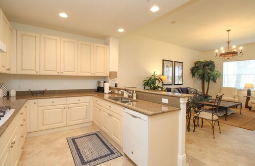 Naples House | FIDDLER'S CREEK 3/3 WATERFRONT COACH HOME, SOCIAL MEMBERSHIP TO FIDDLER'S CREEK