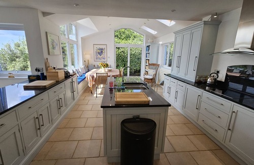 St. Mawes Cottage | Fiddlers Green - a holiday home that sleeps 12 guests in 5 bedrooms