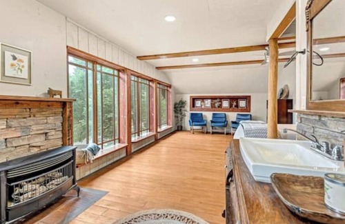 Flint Creek Cabin | Fidler's Bend Canoe Cabin Riverfront Retreat