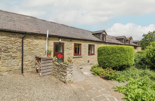 Mortimers Cross Cottage | FIELDFARE, pet friendly, character holiday cottage in Kingsland