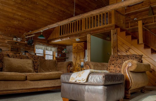 Salamanca Cabin | Fieldview - a Rustic Retreat Near Ellicottville!