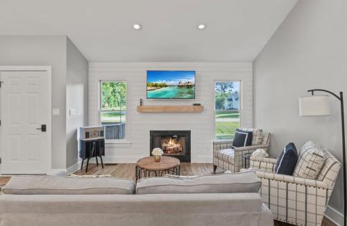 Angier House | Fieldview Retreat, Sleeps 7
