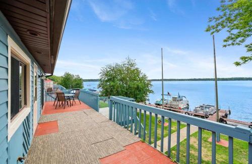 Mayfield Apartment | Fife Lake Lodge 2BR with Kitchen & Lake Views