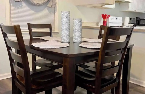 Greenville House | Fifty Shades of Graytastic Home! Peaceful & cozy retreat 2 minutes from ECU!n