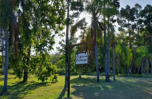 Farnborough House | Figtree Cottage - Homestay - Yeppoon
