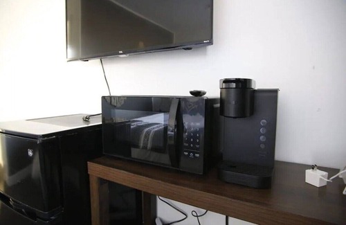 Fillmore Apartment | Fillmore Lodge: Discounted Cheerful Queen Room