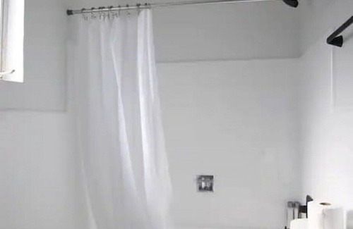 Fillmore Apartment | Fillmore Lodge: Discounted Cheerful Queen Room