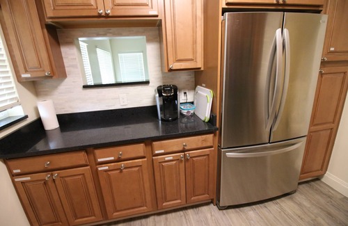 Little Ranches Apartment | Fillmore Suite A: Spacious/Laundry/2br/Gourmet Kitchen/Wi-Fi/OLED 55" TV