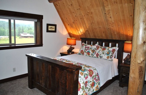 Victor Bed & Breakfast | Fin and Feather Inn