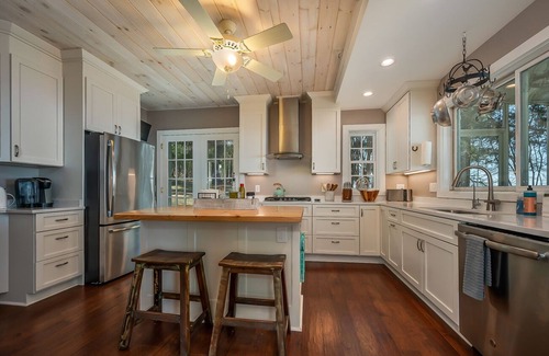 Lynn House | Fin and Fig Farmhouse | Pet-Friendly, Mountaintop Farmhouse | Scenic Views and Hot Tub