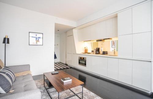 Financial District Apartment | Financial District w WD gym elevator NYC-1358