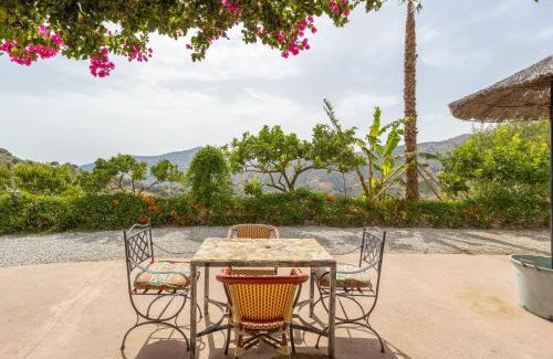 Sayalonga House | Finca Arrijana