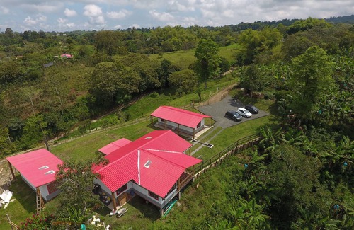 Filandia House | Finca Cafetera, Refugio de Tranquilidad y Naturaleza