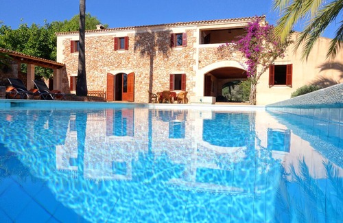 Portocolom House | FINCA CAN BUHO: in the nature reserve, 20 bathing bays, many places to go out