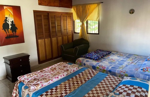 Guatape House | Finca el paraíso a special place to rest, wifi, kiosk, children's playground.