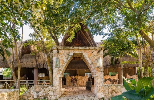 Conkal House | Finca La Caprichozza