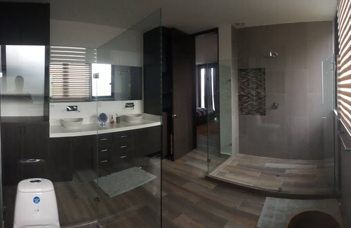 Copacabana Villa | Finca La Esmeralda, Con Todos Los Lujos.
