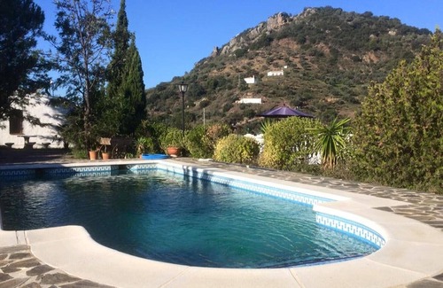 Comares Villa | Finca La Loma with authentic Andalusian patio and lots of peace and quiet