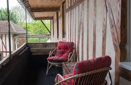 Saint-Amand-sur-Fion Villa | Finca 'Moulin du Ruet' with Garden & Wi-Fi