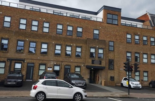 West Finchley Apartment | Finchley 2B/2B Fast Wi-Fi Bus 2min