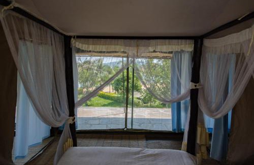 Buhongo Cabin | Find a quiet Beach resort at Rushel Kivu Resort