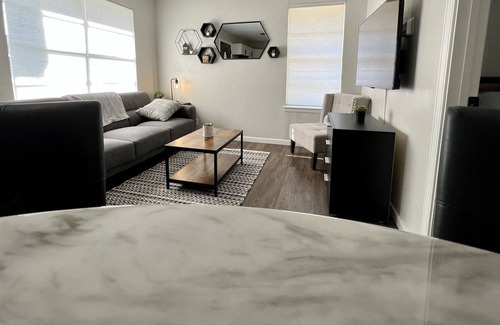 Whitesboro House | Find Peace at Charming Comfortable Downtown Home