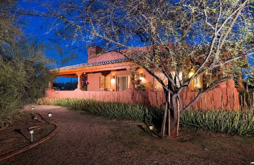 Pinnacle Peak House | Find Peace In our Southwest Desert Casita