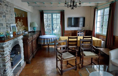Gilette House | Find Serenity at this Nature-Surrounded Retreat, 35mn away from Nice, France