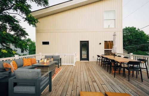 Old North Columbus House | Findley BNB Game Room, Movie Theater, Sleeps 12