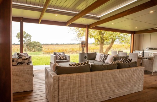 Vine Vale House | Fine Acres c 1890 Luxury Homestead - Vineyard Setting