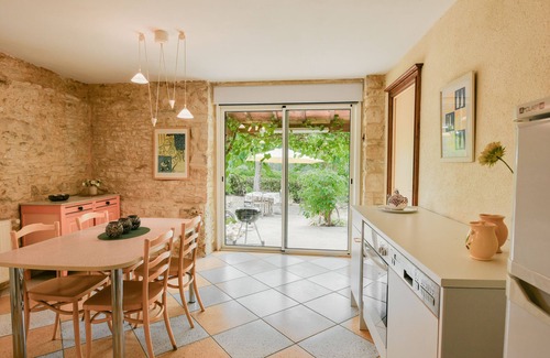 Degagnac House | Fine small holiday home with a shared pool