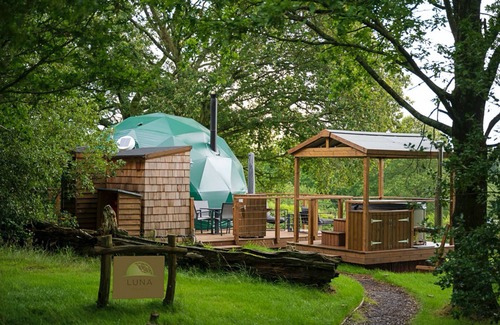 Chiddingstone Hoath Ski Chalet | Finest Retreats | Knole Luxury Dome