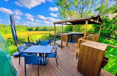 Chiddingstone Hoath Ski Chalet | Finest Retreats | Scotney Luxury Dome