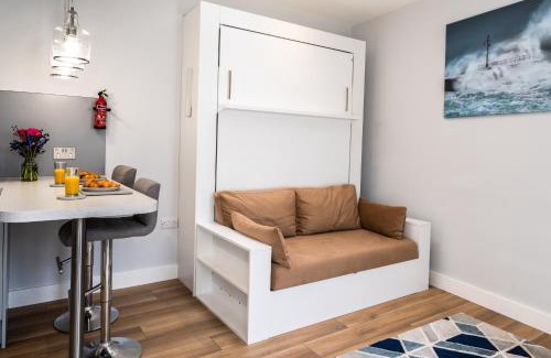 Porthleven Apartment | Finest Retreats - The Hideaway - Studio Apartment in Porthleven