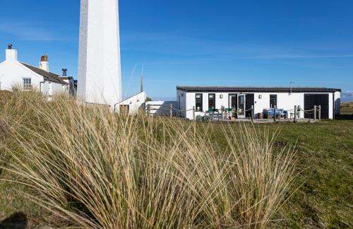 Barrow-in-Furness House | Finest Retreats - The Lighthouse Hide