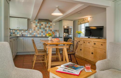 Newmarket House | Finest Retreats - The West Wing at Gypsy Hall