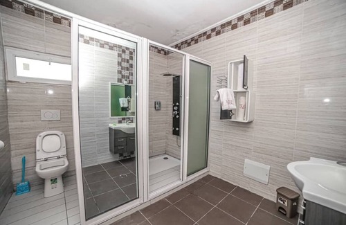 Limbe Hotel | Fini Hotel Bobende