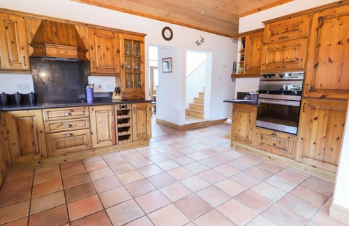 Castlegregory Cottage | FINN HOUSE, pet friendly in Castlegregory, County Kerry