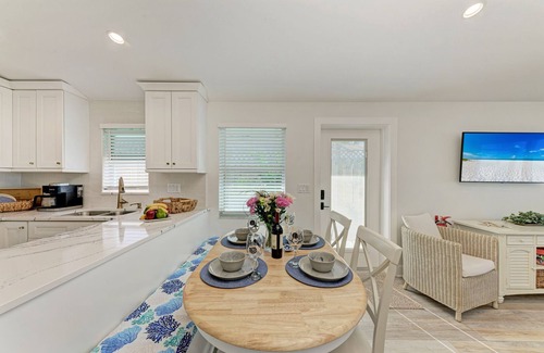 Ilexhurst House | Fins to the Left: Gulf of Mexico! On Beach!
