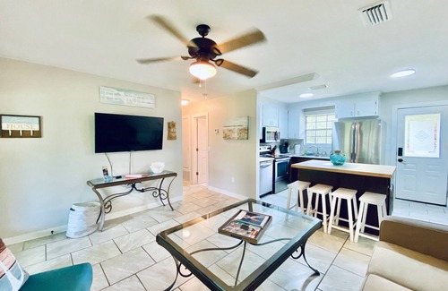 Milton House | Fins to the Right on Blackwater River - 35 mins to the Beach